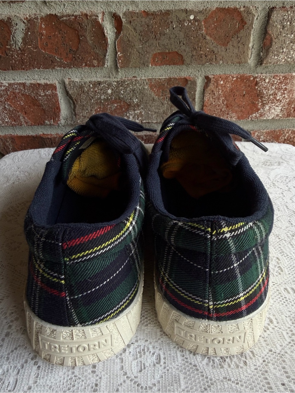 Tretorn Nylite Plus Tartan Plaid
Sneakers in the Royal Stewart Green colorway. - Picture 4 of 7
